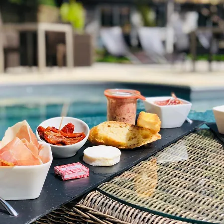 Restaurant & Plaisir Hotel