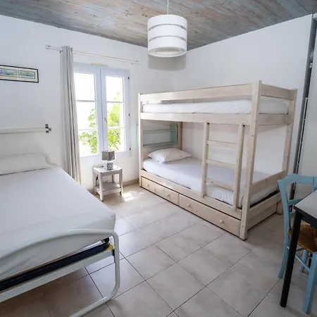 Restaurant & Plaisir 4*