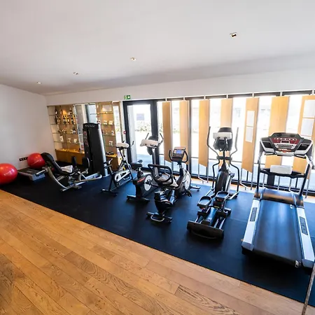 Restaurant & Plaisir Hotel 4*