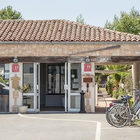 Restaurant & Plaisir Hotel 4*