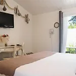 Restaurant & Plaisir Hotel