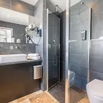 Restaurant & Plaisir 4*