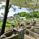 Hotel Restaurant & Plaisir 4*