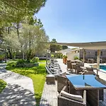 Hotel Restaurant & Plaisir 4*