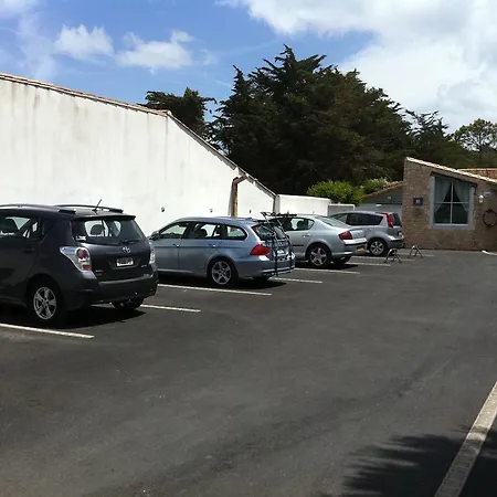 Restaurant & Plaisir Hotel 4*