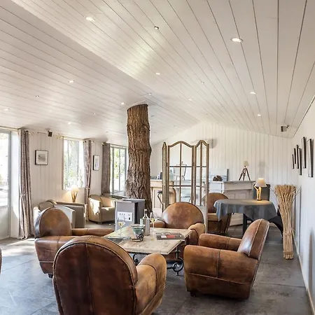 Ξενοδοχείο Restaurant & Plaisir 4*