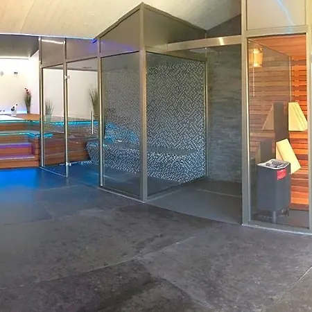 Restaurant & Plaisir Hotel